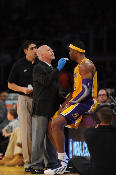 艾维谈复出：感恩回来打球，休息太久花了点时间才适应过来（艾维谈复出：感谢重返赛场，久休之后花了点时间适应）