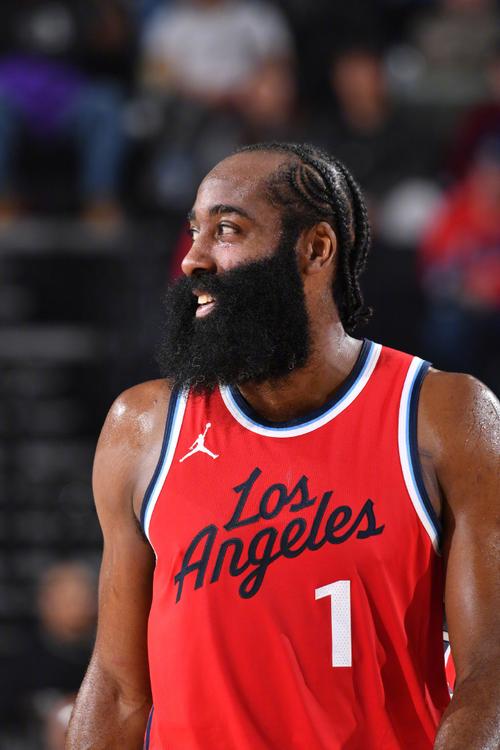 FIFA女足最新排名：中国女足下降一位至世界第17，亚洲第四（国际足联女足排名更新：中国女足跌至世界第17，居亚洲第4）