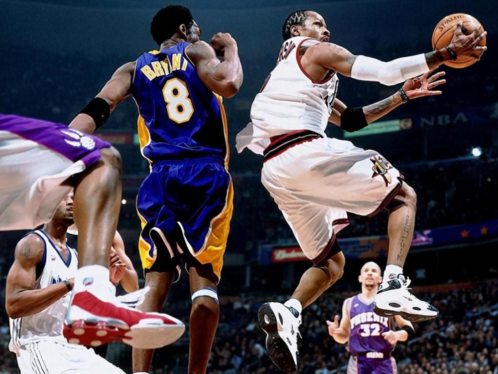 皇马这个时候放阿隆索，不就是放给利物浦的吗[do...（皇马此时放走阿隆索，不就等于拱手让给利物浦？）