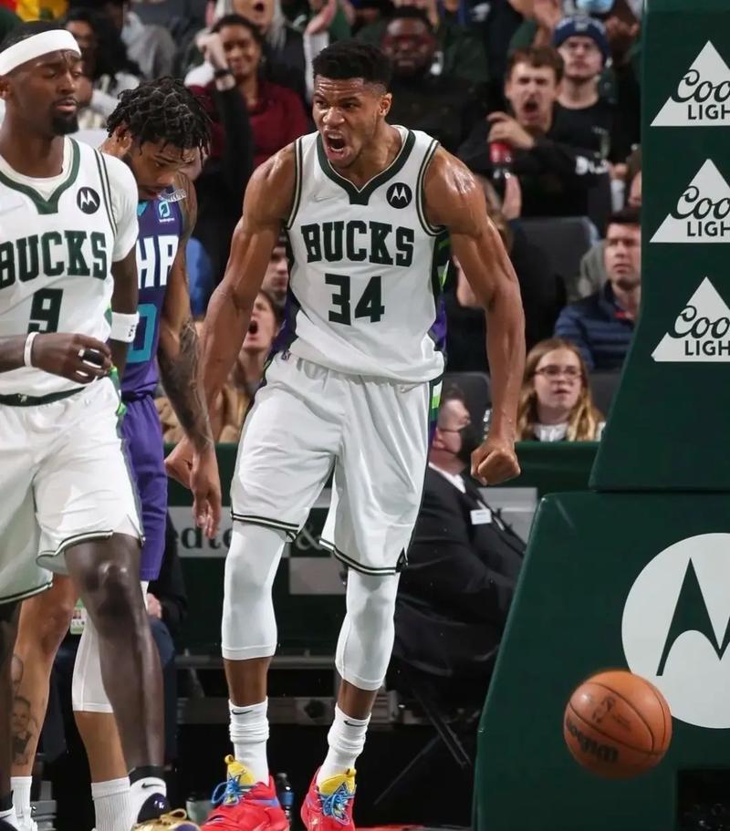 澳超前瞻：西悉尼流浪者德比战意十足，悉尼FC联赛高歌猛进（澳超前瞻：西悉尼流浪者德比斗志昂扬，悉尼FC联赛势不可挡）