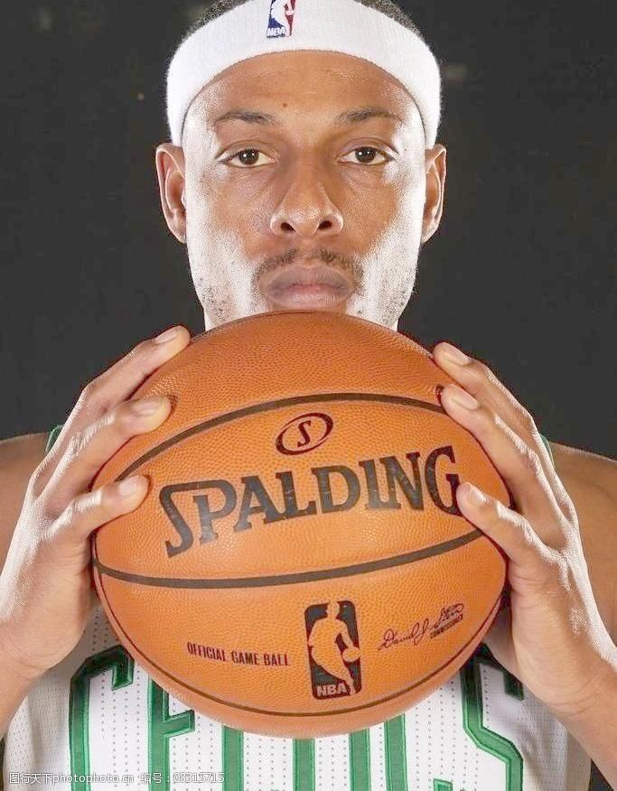 米体：斯帕莱蒂考虑放弃无锋阵，重新启用2名进攻中场+1名中锋（米体：斯帕莱蒂或弃用无锋战术，改打双前腰+单箭头）