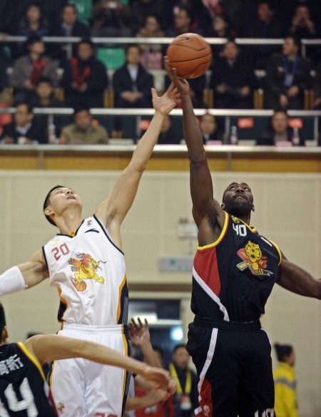 足协杯夺冠次数排名：山东8次居首，国安5次独居次席（足协杯夺冠次数榜：山东8冠领跑，国安以5冠独占次席）