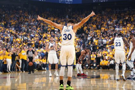 绝对死角，特拉布宗体育中场穆奇小角度任意球直接破门（穆奇小角度任意球直挂死角，特拉布宗体育中场精彩破门）