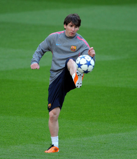 维蒂尼亚是第九位欧冠对英格兰球队戴帽球员，也是葡萄牙首人（维蒂尼亚成欧冠对英格兰队第9位上演帽子戏法者，葡萄牙第一人）