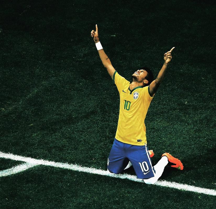 芒特：有一次赖斯躲在床底想要吓我，但他不小心露出了马脚（芒特回忆：赖斯曾躲床底想吓我，却不慎露馅）