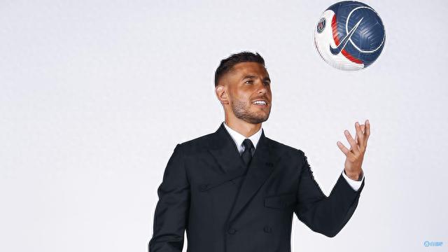 媒体人：成都蓉城一年三换董事长，新一任在走流程了（媒体人称成都蓉城一年内第三次更换董事长，新任正履行手续）